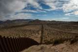 El muro fronterizo que propone Trump ya tiene su primera demanda