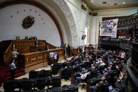 Detienen a otro general implicado en supuesto atentado a Maduro