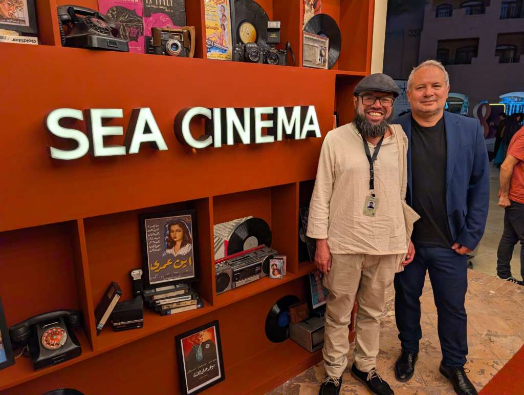 Ubeimar Ríos, protagonista de "Un poeta", y Manuel Ruiz, productor de la película, en el Festival de El Gouna, en Egipto.