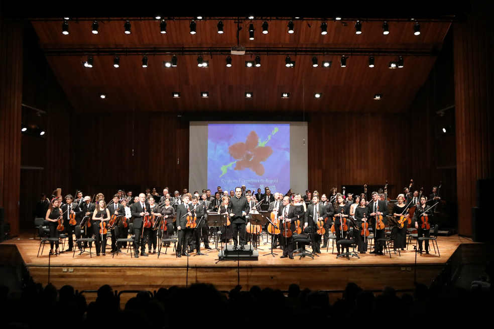 “50 años tocando para ti” de la Orquesta Filarmónica de Bogotá, es un trabajo que exalta la música colombiana, con un compilado de diez obras que rinden homenaje al aires como el pasillo, el bambuco y el aguabajo. / Kike Barona