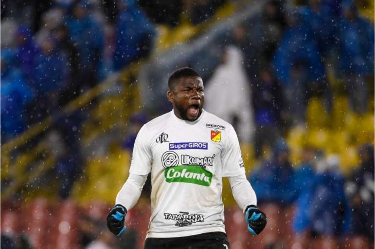 Alarmante caída en Bogotá de Millonarios, que todavía no asegura su clasificación a las finales. Pereira, con la victoria, se metió en los ocho.