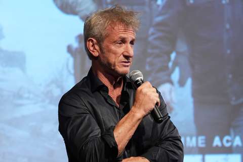 Sean Penn está enamorado de modelo y actriz 32 años menor que él. Fotos