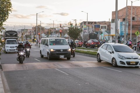 Resaltos parabólicos: obra para ponerle freno a muerte de motociclistas en Bogotá