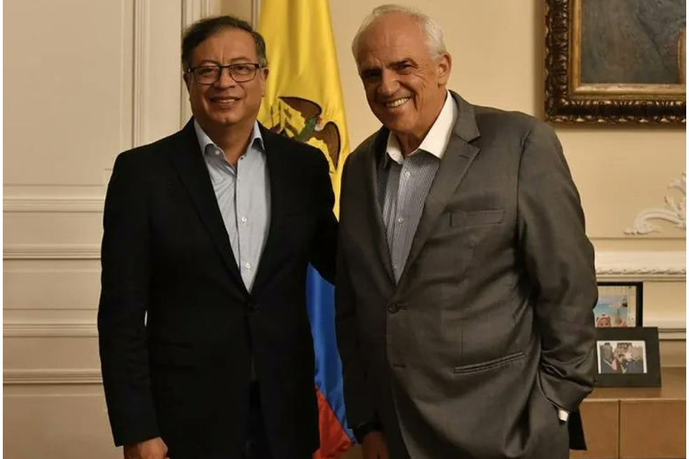 El presidente Gustavo Petro se reunió con el expresidente Ernesto Samper en la Casa de Nariño. Son aliados políticos.