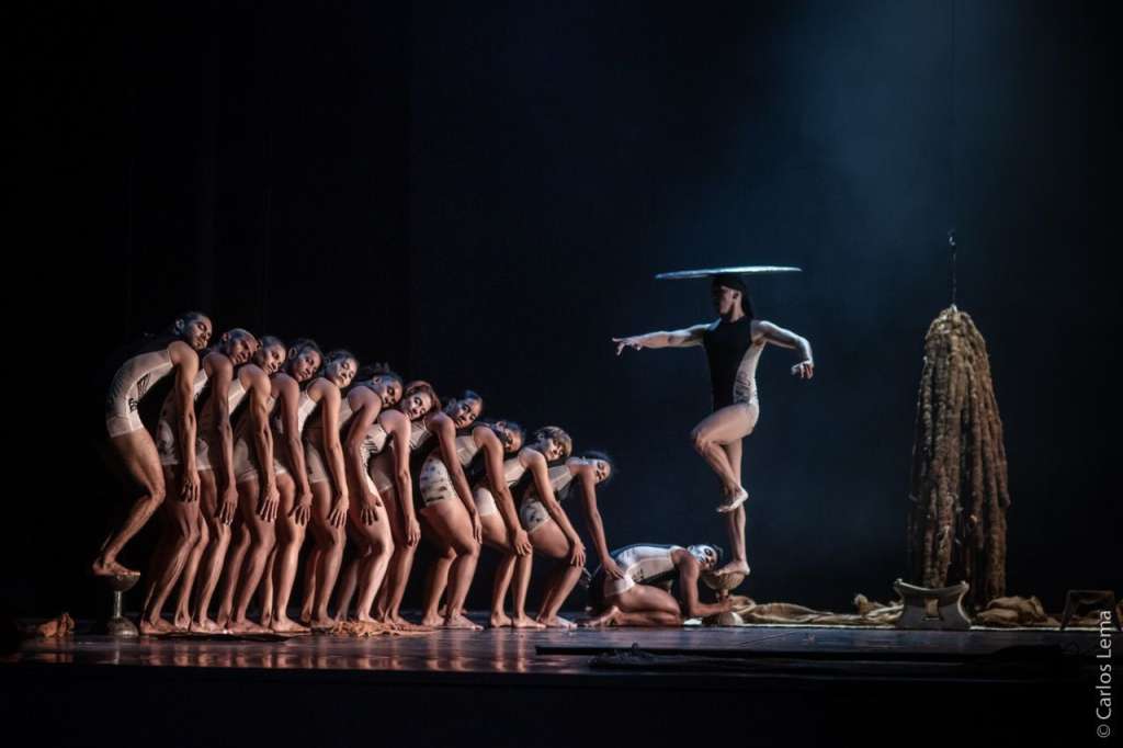 Escena de "Espíritu de Pájaro", obra de El Colegio del Cuerpo, nominado al Premio Nacional de Cultura.