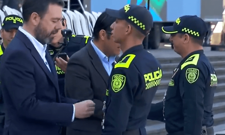 Caso Jean Claude Bossard: alcalde condecoró al patrullero que enfrentó a los homicidas