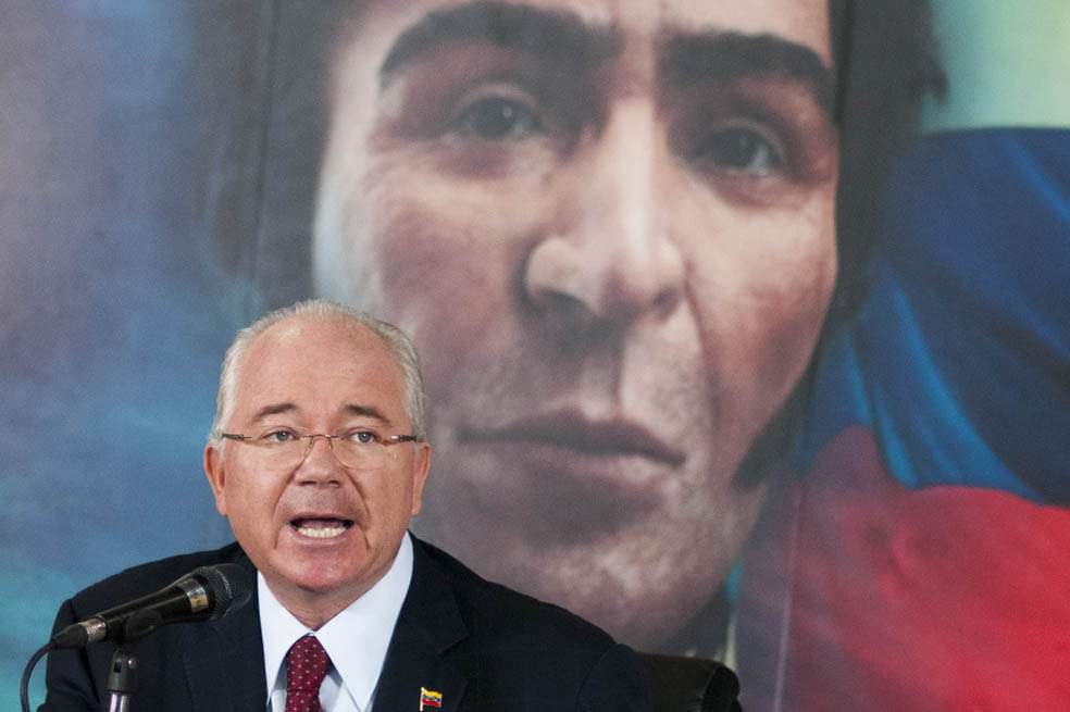 Rafael Ramírez, canciller de Venezuela, pidió a la OPEP intervenir precios. / EFE