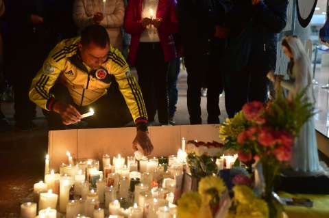 Salud de Miguel Uribe: imágenes de otra vigilia ciudadana