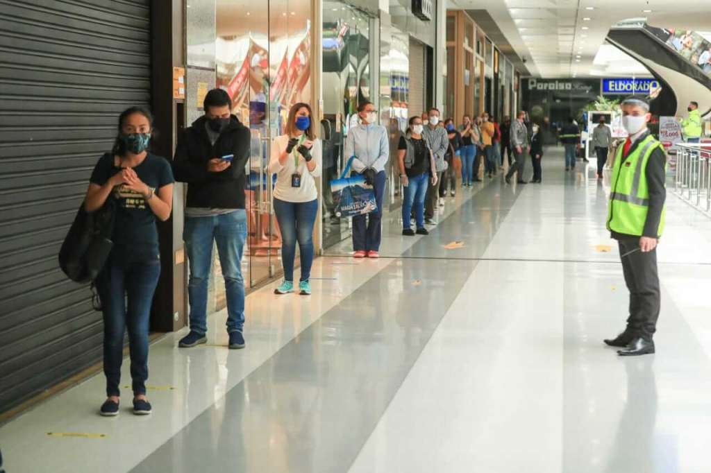 El gremio solicitará estudiar otros servicios esenciales que puedan abrir en zonas de cuarentena cumpliendo protocolos como citas previas y a puerta cerrada.