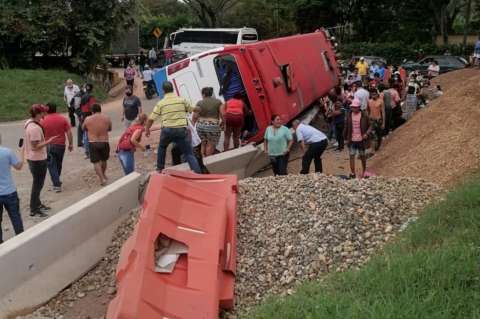 Grave accidente de tránsito en Melgar deja más de 20 heridos