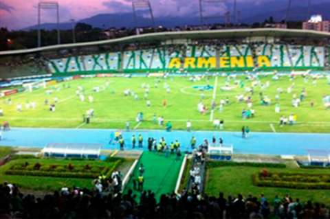 Nacional, sancionado por desórdenes de sus hinchas en Armenia