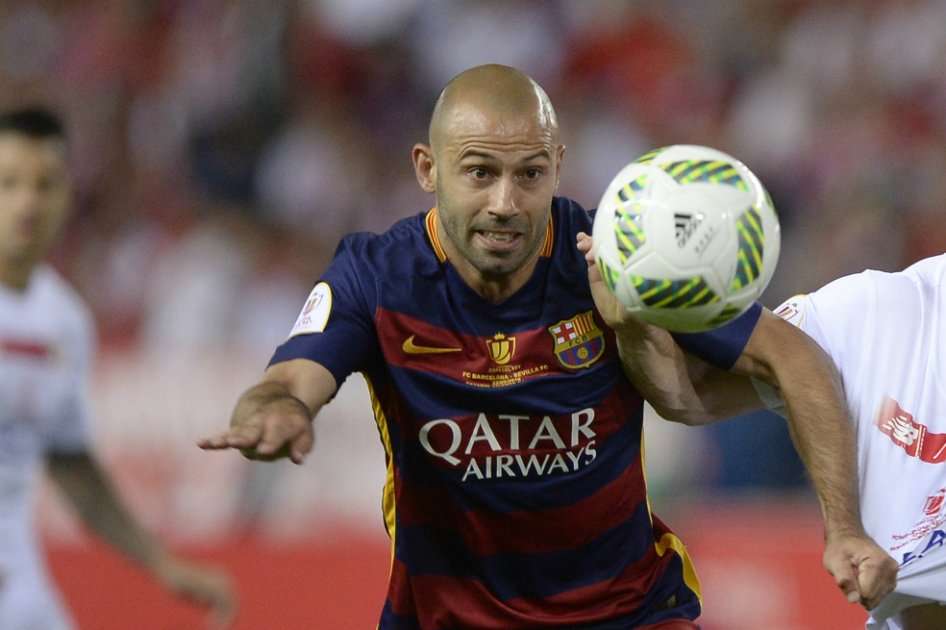 Mascherano tiene contrato con el equipo azulgrana hasta junio de 2018 y una cláusula de rescisión de 100 millones de euros. / AFP