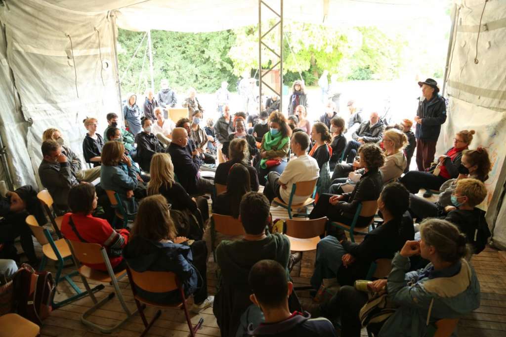 El colectivo colombiano Más Arte Más Acción desarrolló alrededor de 36 eventos durante la Documenta 15.