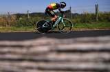 Wout Van Aert abandona el Tour tras caída en la contrarreloj individual