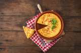 Tortilla de papa con pollo y champiñones