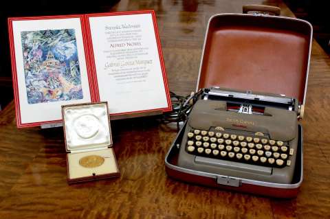 Nobel de García Márquez: la medalla y el diploma serán exhibidos