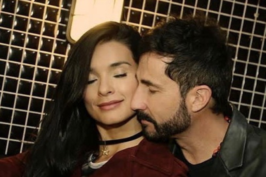 Paola Rey, Juan Carlos Vargas