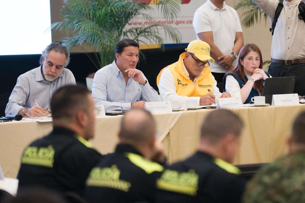 La Comisión de Garantías Electorales sesionó por última vez este lunes, con la presencia del ministro del Interior, Armando Benedetti; el registrador Hernán Penagos; el procurador Gregorio Eljach y la defensora Iris Marín.