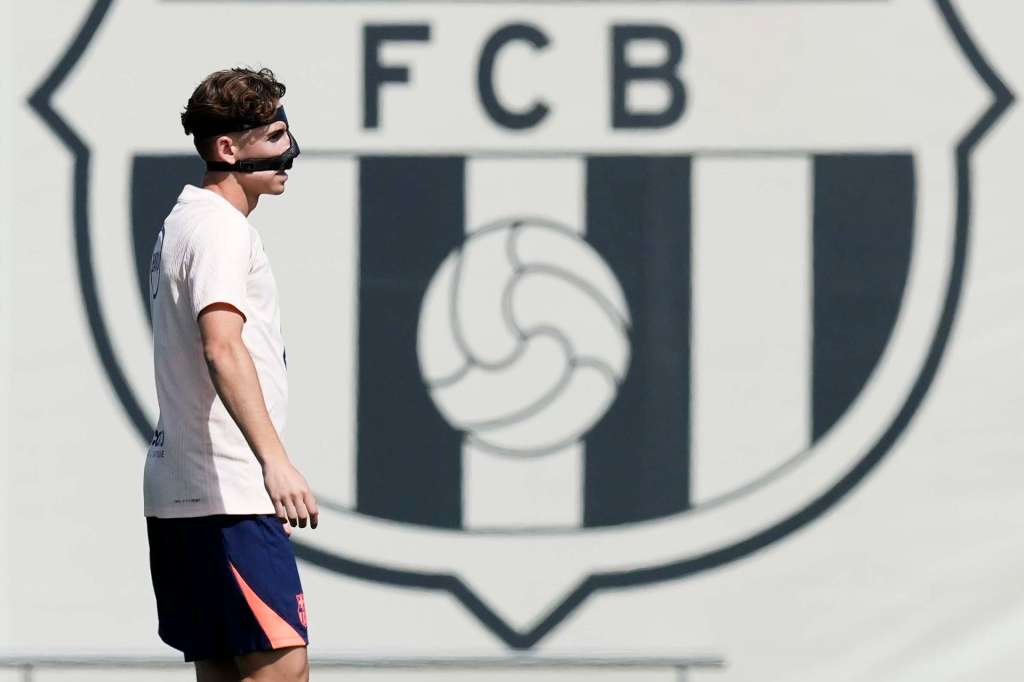 GRAFCAT1902 Sant Joan Despí (BARCELONA) 24/04/2026.- El jugador del FC Barcelona, Fermín López, durante el entrenamiento del primer equipo en las instalaciones de la Ciudad Deportiva Joan Gamper de cara al partido de la Liga que jugaran mañana contra el Getafe CF. EFE/ Enric Fontcuberta.