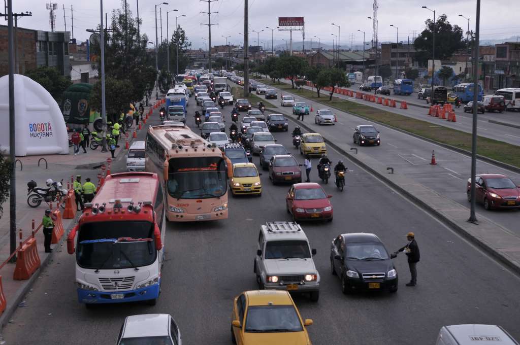 Plan retorno durante el puente festivo del 06 de enero 2014, entrada a Bogotá por Soacha.