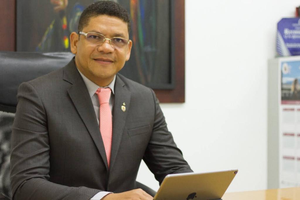 Ivaldo Torres Chávez, rector de la Universidad de Pamplona.