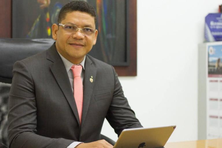 “El Icetex debe entrar en la reforma a la Ley 30″: rector U. Pamplona