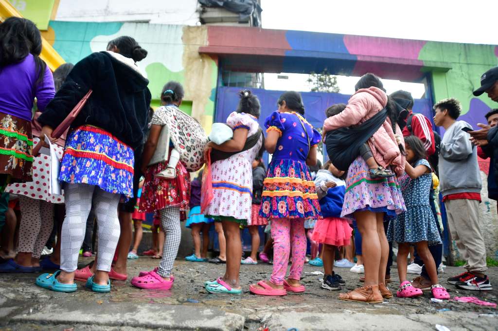 Comunidad Indígena Embera realiza plan retorno a sus zonas de origen desde este lugar
