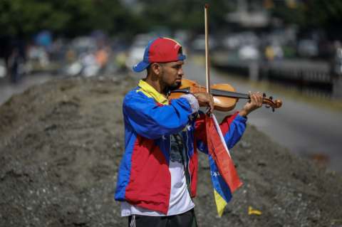 Liberado Wuilly Arteaga, el violinista de las protestas en Caracas