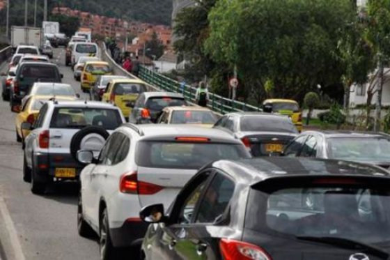 En abril distribuirán formularios para el pago del impuesto de vehículos en Bogotá