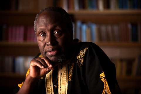 Thiong’o: "Las élites de África han aceptado como suyas las lenguas imperiales"