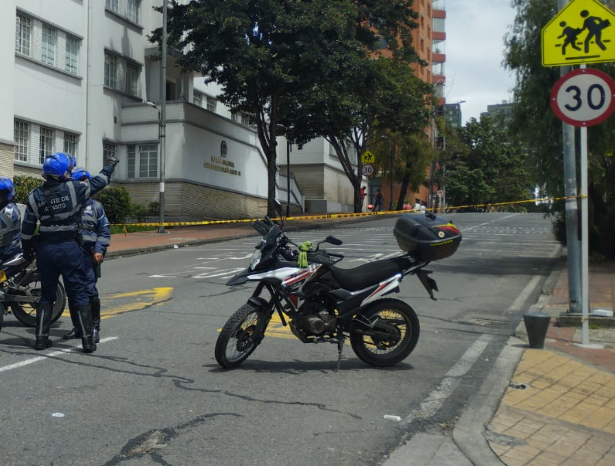 Cierre vial en la carrera 5 con calle 30.
