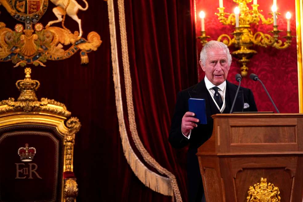 Carlos III es proclamado oficialmente Rey de Inglaterra
