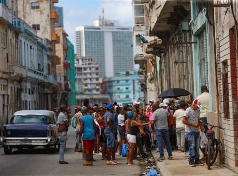 Cuba prevé apagones en hasta un tercio del país, mientras se recupera del huracán