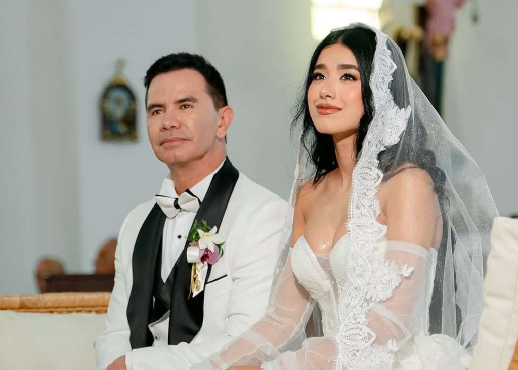 El intérprete de ‘El intenso’ se refirió a la ausencia de sus colegas en su matrimonio con Jenny López.