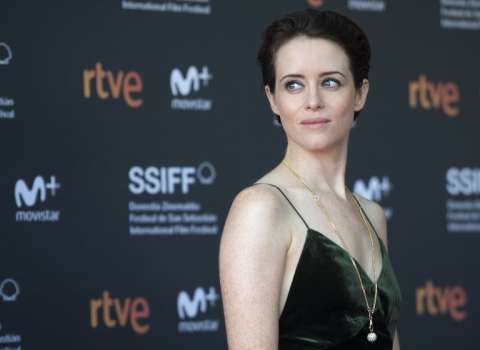 Claire Foy, quien interpreta a la reina Isabel en "The Crown", confiesa que sufre de ansiedad
