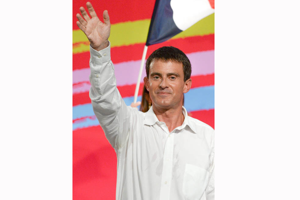 El primer ministro Manuel Valls podría ser la carta clave para que Hollande recupere su popularidad. / AFP