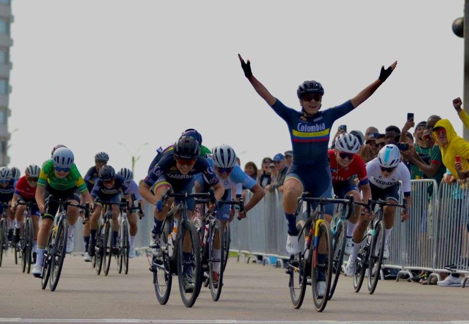 Luciana Osorio se coronó bicampeona panamericana de ciclismo en ruta en Uruguay