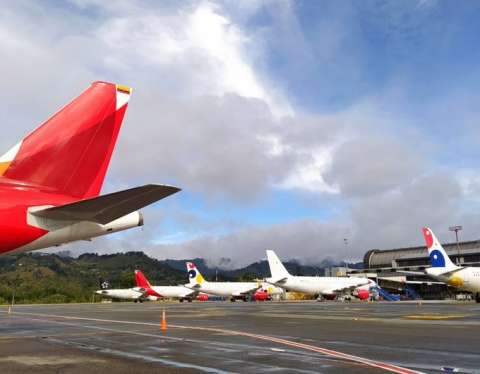 Aeropuerto José María Córdoba reanudó vuelos tras 14 horas de cierre por accidente