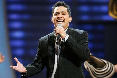 Jorge Celedón busca a mujer a la que Bad Bunny le botó el celular para darle otro