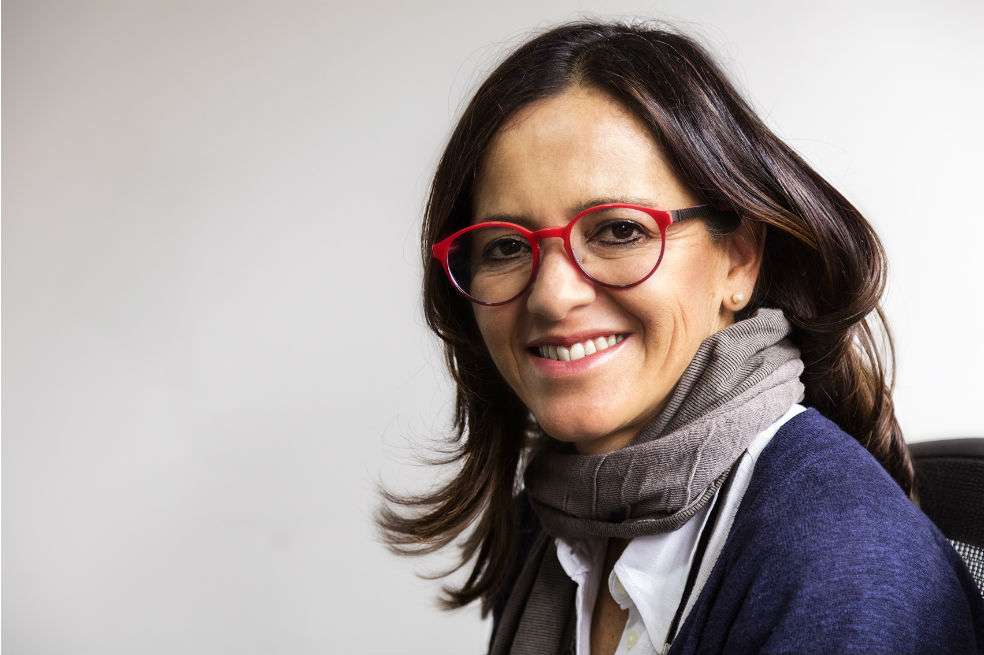 Mónica Acebedo, autora de “El enigma del amuleto”, es abogada de la Universidad de los Andes. / Paul Weiss