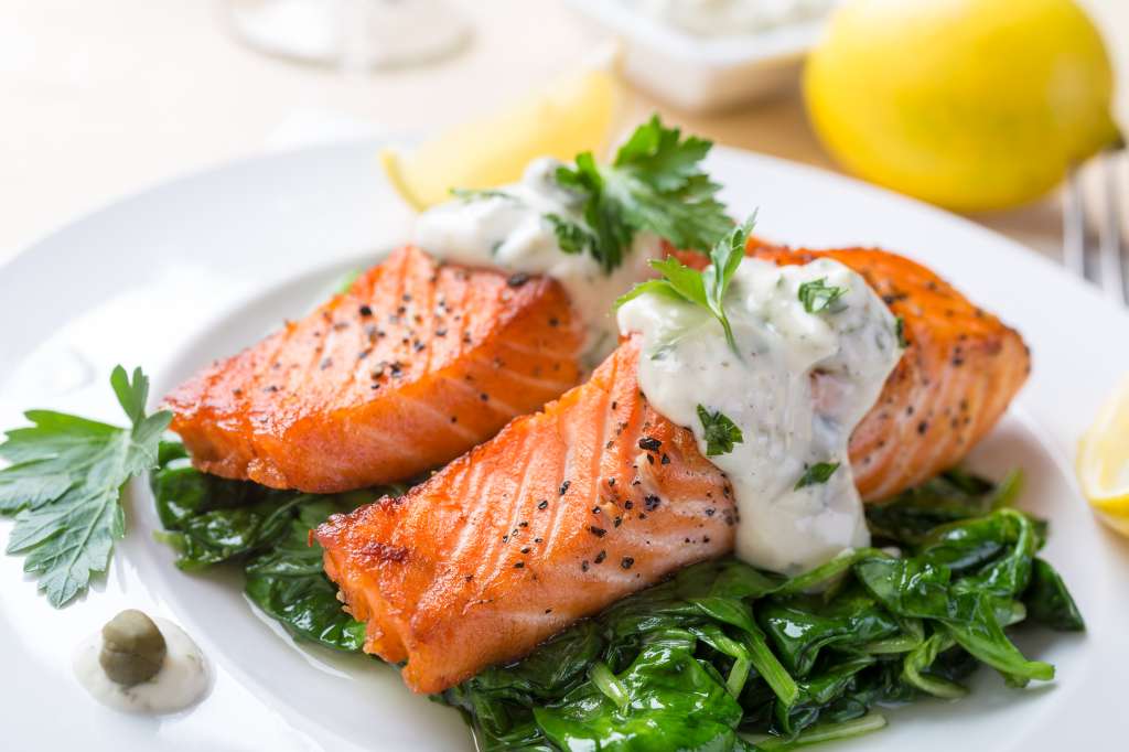 Salmón con espinacas a la crema