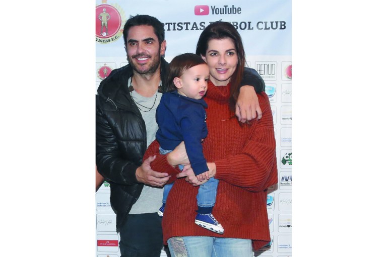 Carolina Cruz, cerca de sus dos amores
