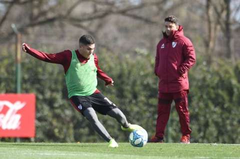 Por primera vez desde su lesión, Juanfer Quintero se entrenó a la par de sus compañeros
