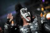 Allanan casa del líder de Kiss en EE.UU. por pornografía infantil