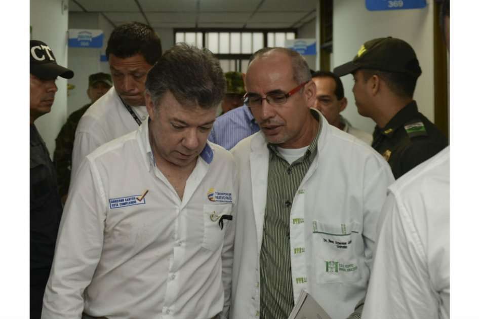 Santos visitó este jueves el centro asistencial en el que permanece el menor que sobrevivió al ataque en Florencia. /Presidencia
