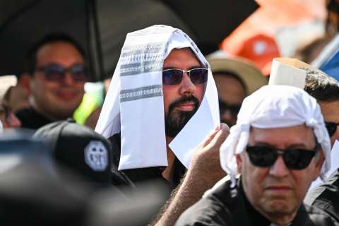 Ministro de Bélgica recomienda piscina, cerveza y barbacoa para afrontar la ola de calor