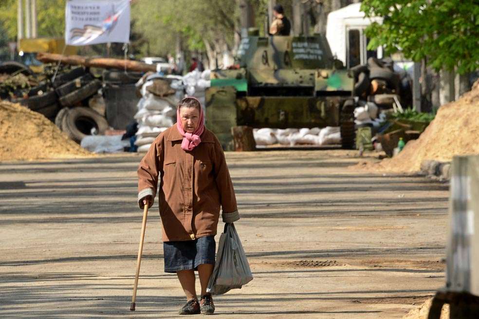 Slavyansk, una de las ciudades ucranianas prorrusas, está sitiada por los militares. / AFP