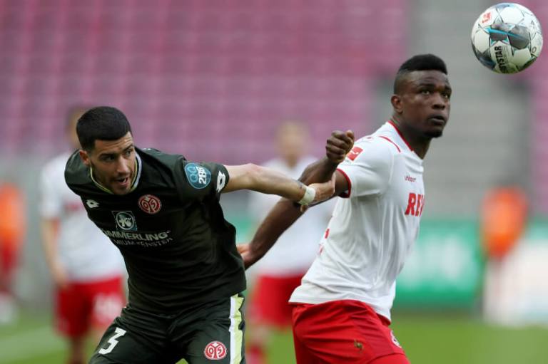 Jhon Córdoba, 83 minutos en empate entre Colonia y Mainz