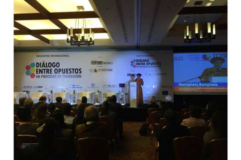 En vivo: Diálogos improbables en Colombia
