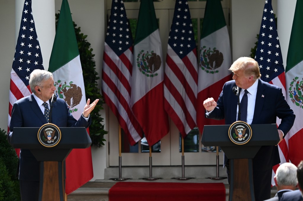 El presidente mexicano, Andrés Manuel López Obrador, y su homólogo estadounidense, Donald Trump, se llenaron de elogios durante su reunión en la Casa Blanca.